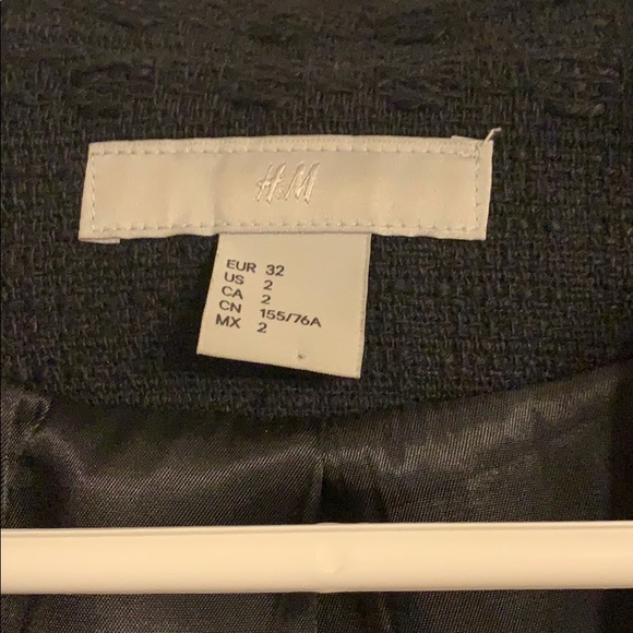 Structured and embroidered blazer by H&M - Picture 3 of 4